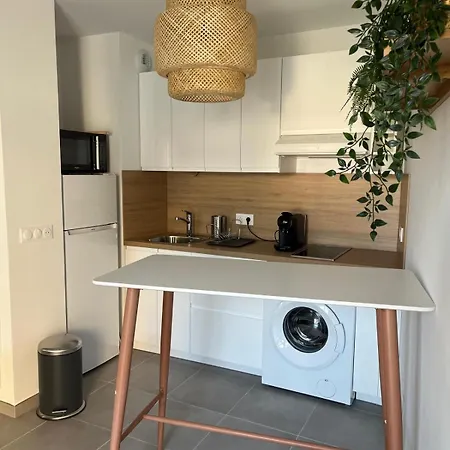 Lägenhet 2 Charming Close To Port And Transport *